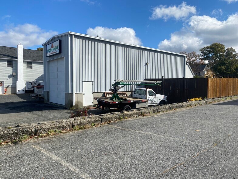 More Photos Of 1454 Grafton St, Worcester Light Manufacturing For Lease