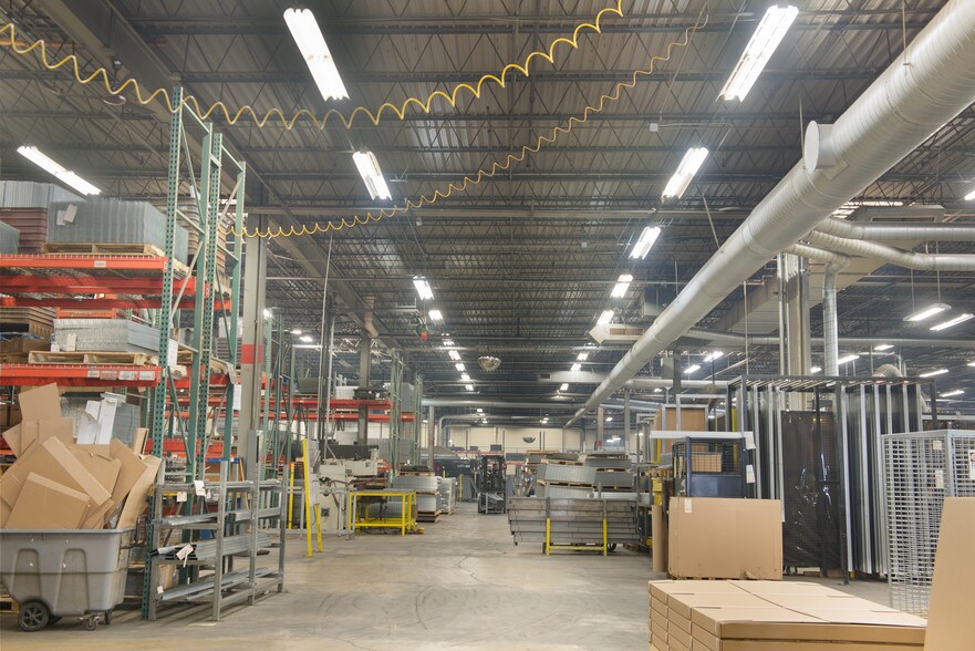 More Photos Of 5858 W 73rd St, Bedford Park Manufacturing For Lease