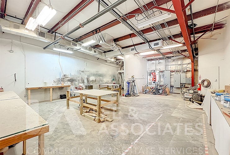 More Photos Of 770 W Bay St, Winter Garden Flex For Lease