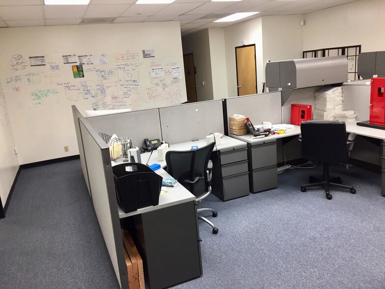 More Photos Of 1051 E Wardlow Rd, Long Beach Office For Lease