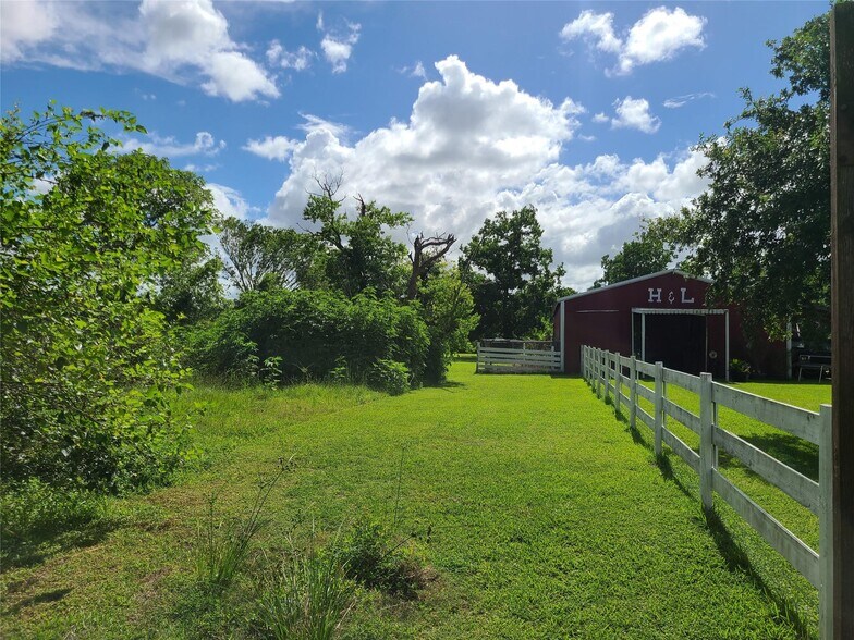 More Photos Of 1634 Roy Rd, Brookside Village Land For Sale
