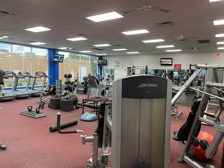 More Photos Of 720 Foxpointe Dr, Sycamore Coworking Space