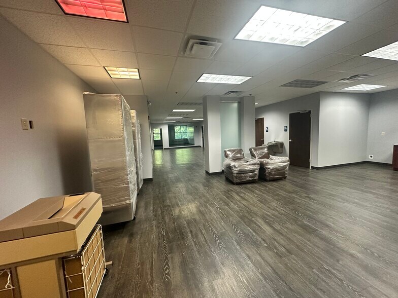 More Photos Of 6525 Shiloh Rd, Alpharetta Office Residential For Sale