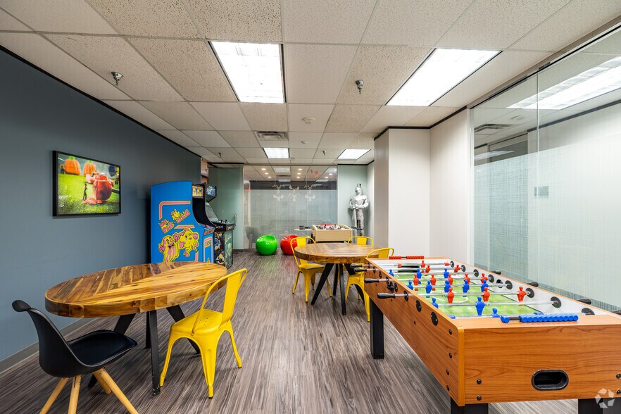 More Photos Of 8360 Lyndon B Johnson Fwy, Dallas Office For Lease