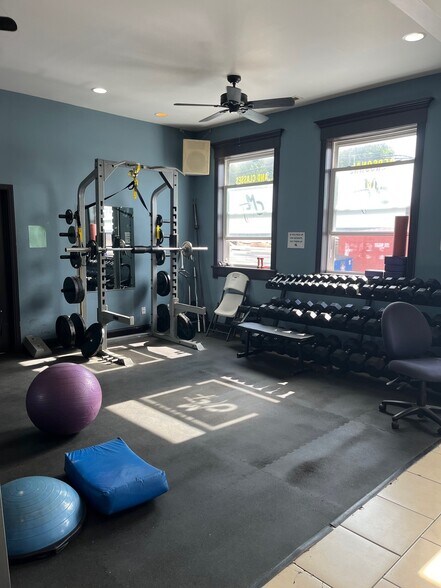 More Photos Of 2324-2326 E 44th St, Indianapolis Warehouse For Lease