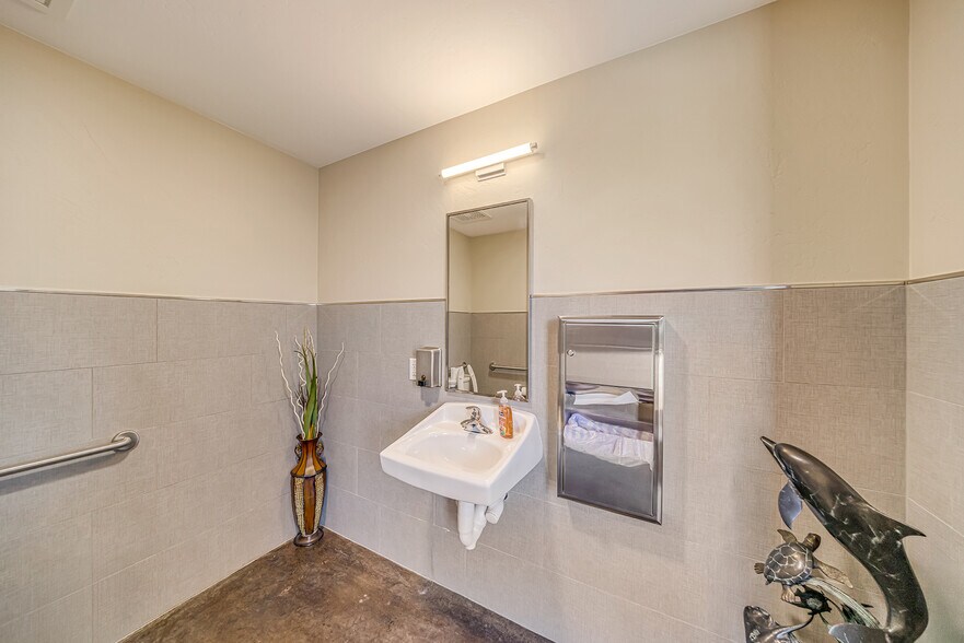 More Photos Of 389 Roberts Ct, Grand Junction Service For Sale