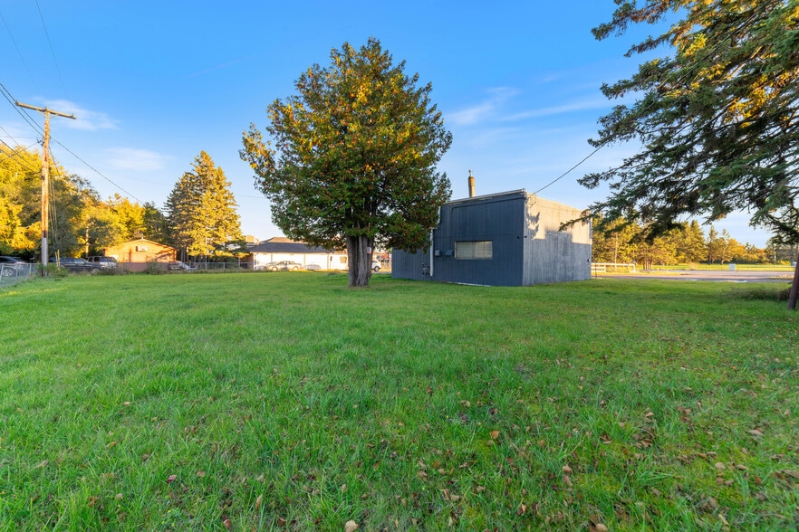 More Photos Of 1219 7th Ave, Two Harbors Convenience Store For Sale