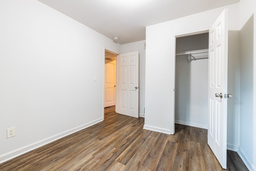 More Photos Of 340-352 Dixie Hills Cir, Atlanta Apartments For Sale