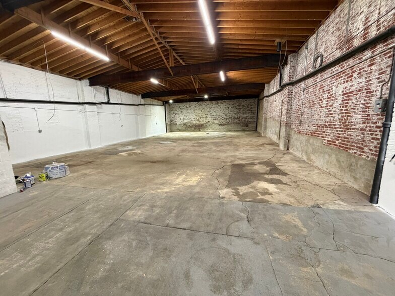 More Photos Of 4547-4549 E Thompson St, Philadelphia General Retail For Lease