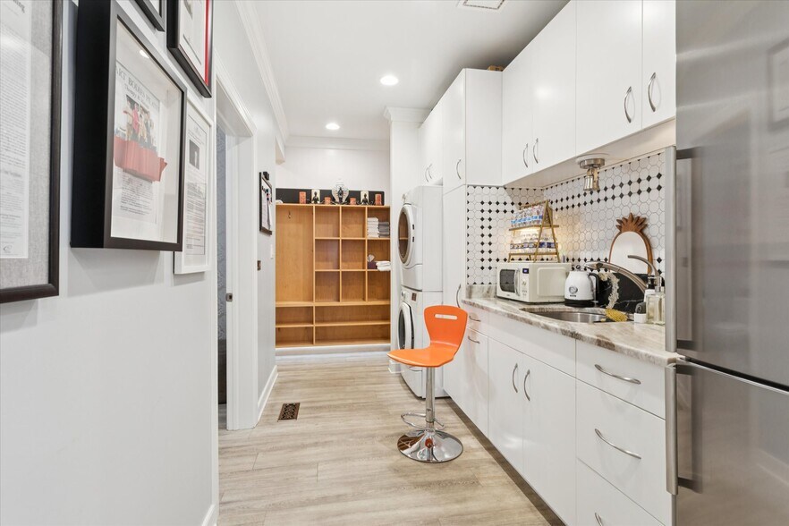 More Photos Of 5000 New Point Rd, Williamsburg Office For Sale