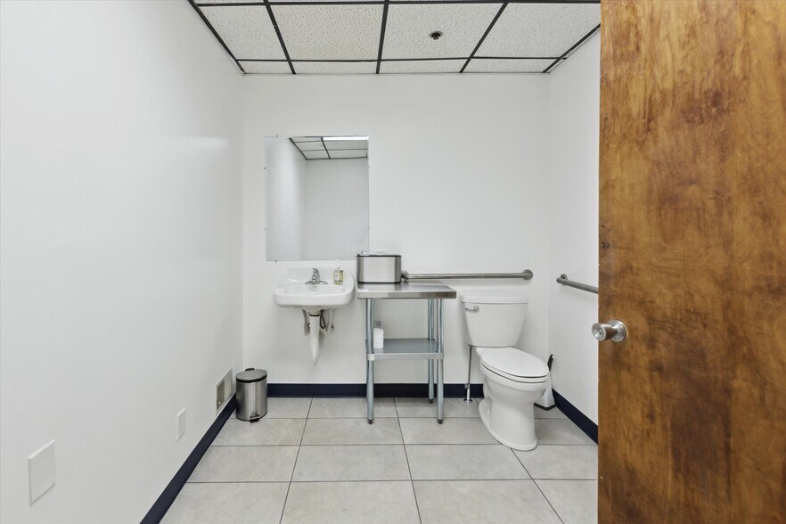 More Photos Of 315 3rd St, Bay City Self Storage For Sale