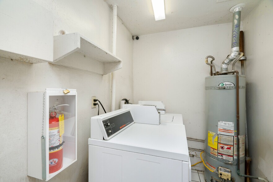 More Photos Of 14643 Friar St, Van Nuys Apartments For Sale