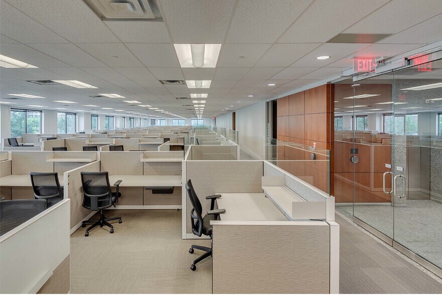 More Photos Of 17655 Waterview Pky, Dallas Unknown For Lease