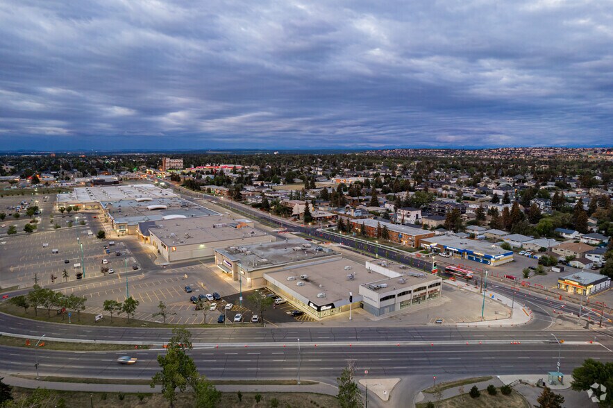 More Photos Of 1002 37th St NW, Calgary Storefront For Lease