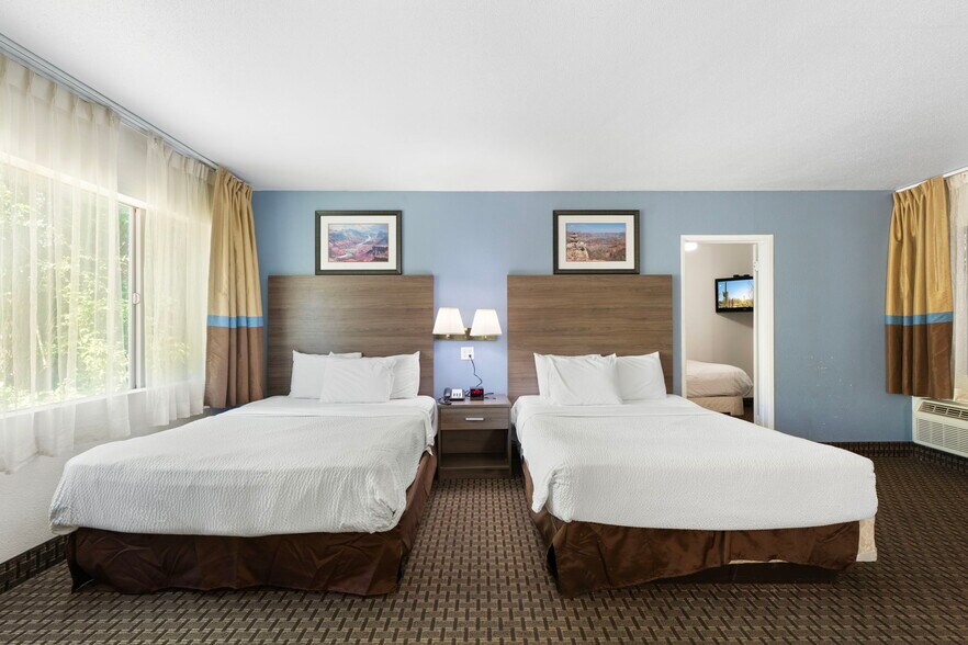 More Photos Of 430 E Route 66, Williams Hotel For Sale