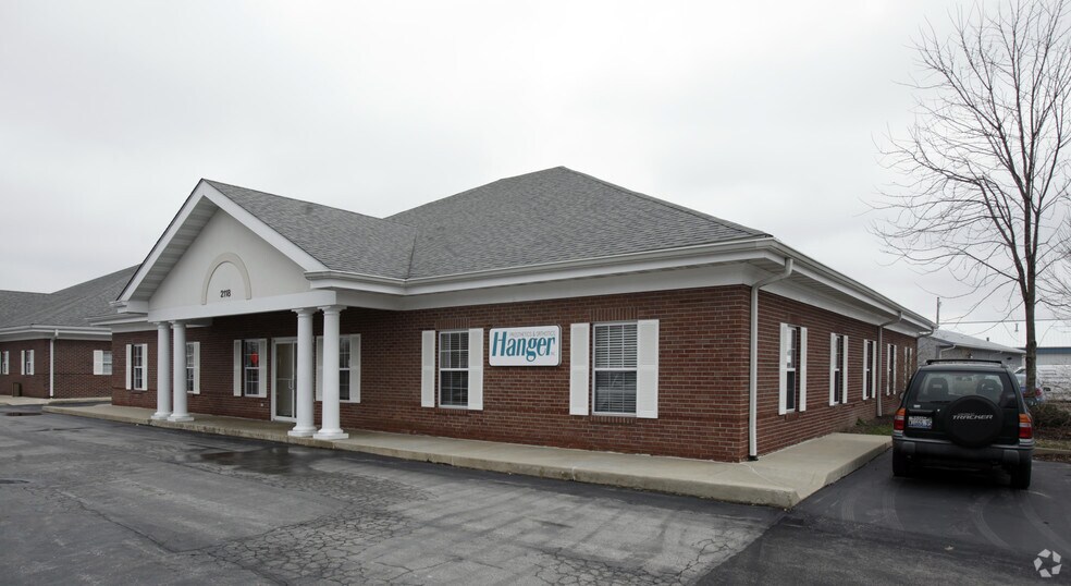 More Photos Of 2118 Vadalabene Dr, Maryville Medical For Lease