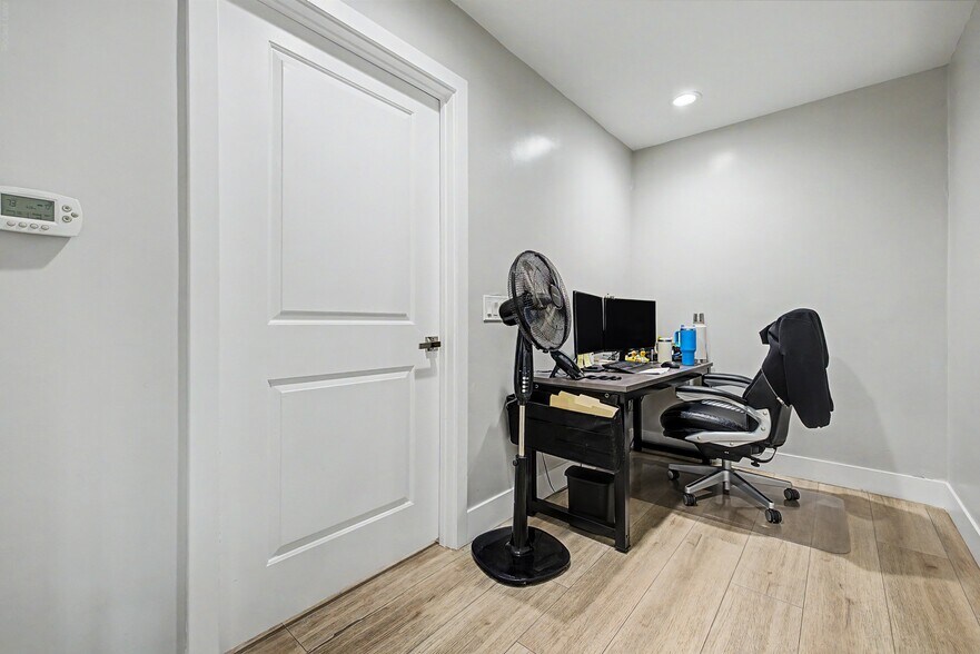 More Photos Of 6470 W Desert Inn Rd, Las Vegas Medical For Sale