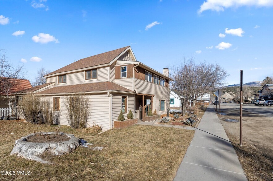 More Photos Of 215 Capitol Street, Eagle Land For Sale