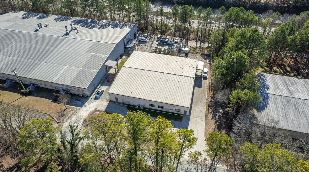 More Photos Of 2907 W Pettigrew St, Durham Warehouse For Lease