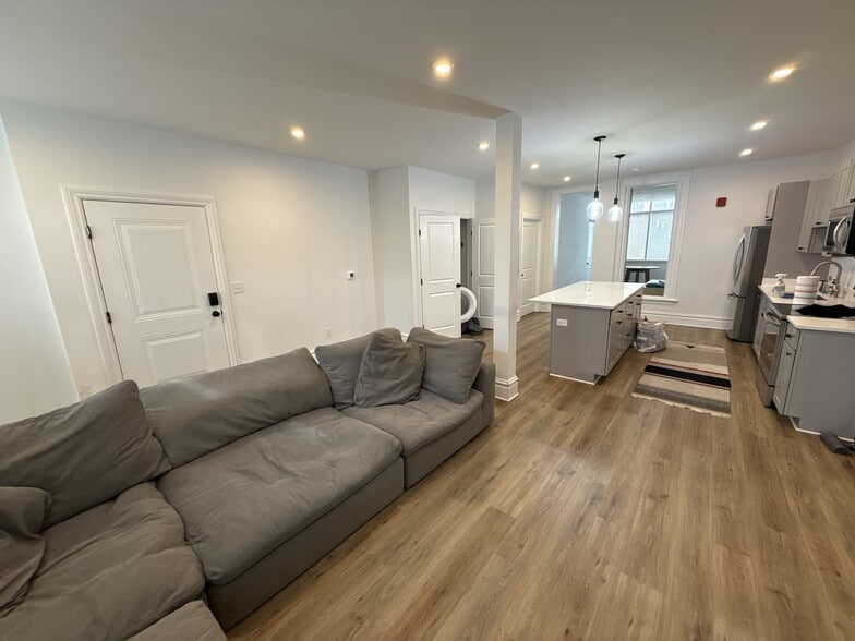 More Photos Of 122 State St, Harrisburg Apartments For Sale