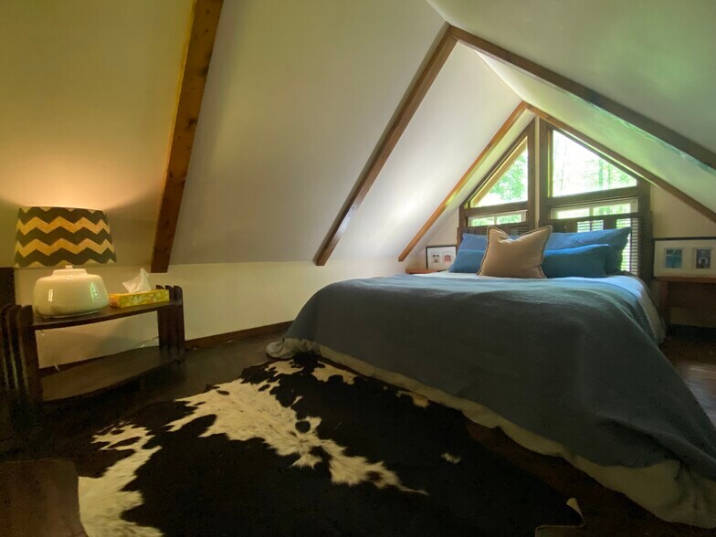 More Photos Of 15303 Midland Trl, Ansted Freestanding For Sale