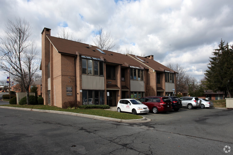 Primary Photo Of 19618-19620 Club House Rd, Gaithersburg Office For Lease