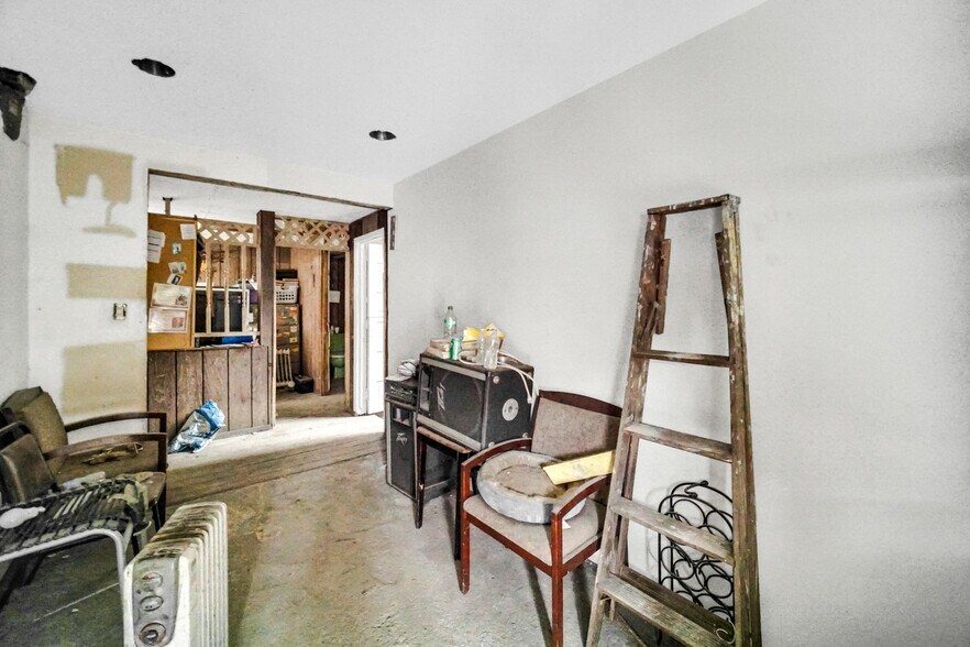 More Photos Of 2116 S California Ave, Chicago Auto Repair For Sale