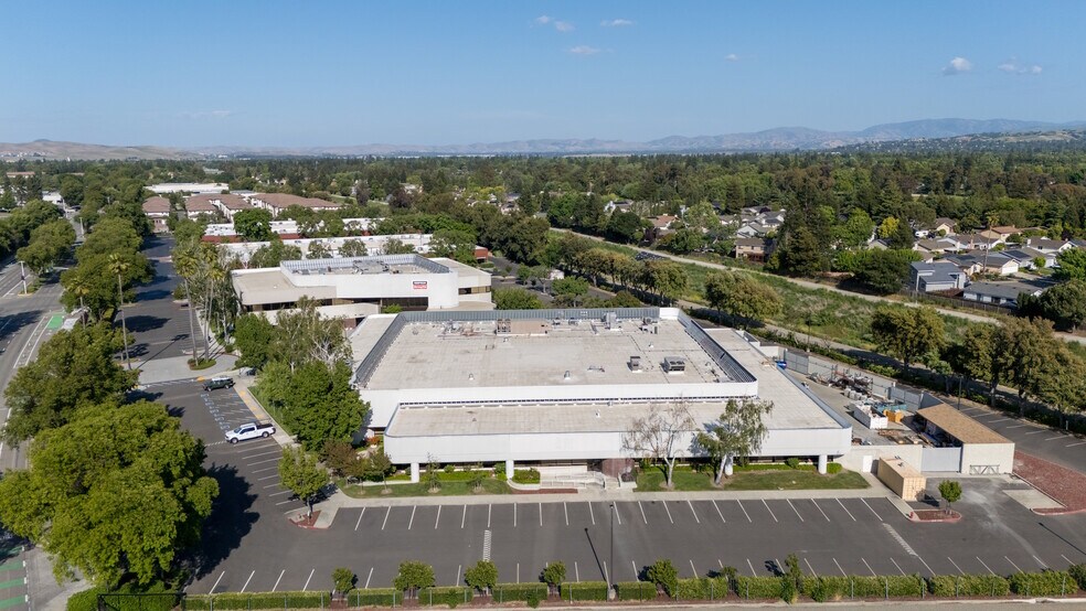 More Photos Of 5956-5964 W Las Positas Blvd, Pleasanton Office For Sale