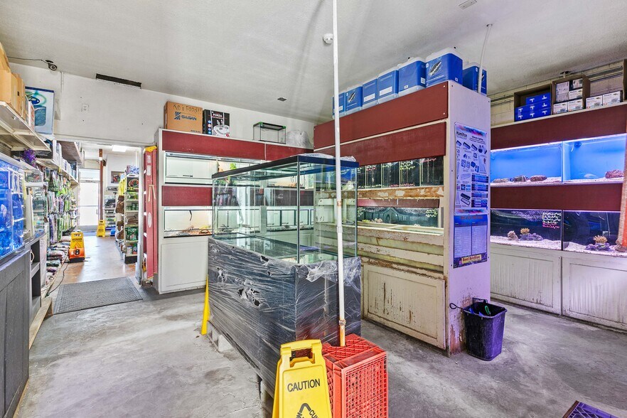 More Photos Of 1134 E Colorado St, Glendale Freestanding For Sale