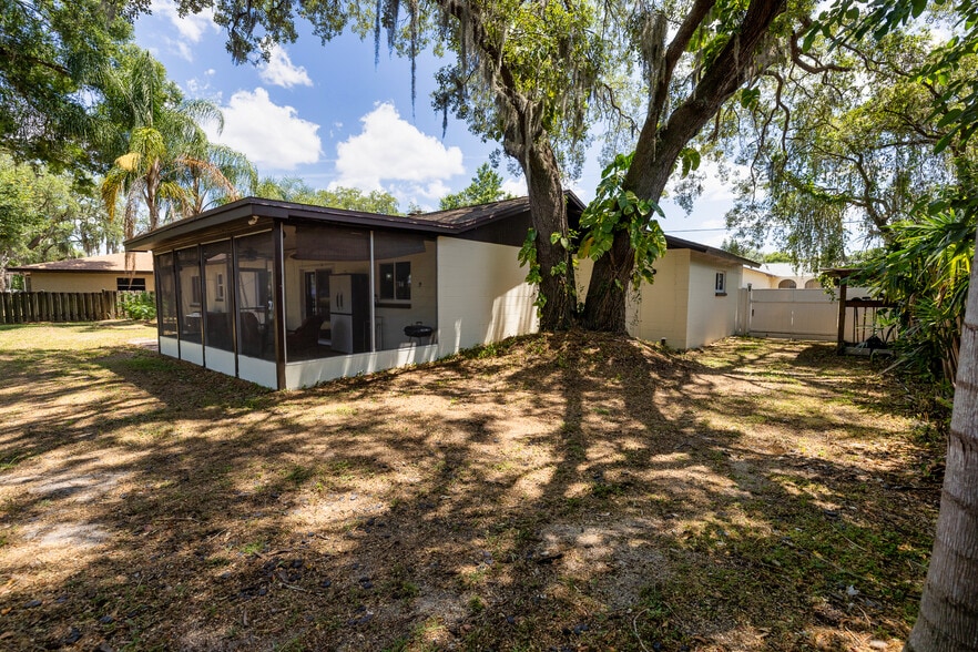 More Photos Of 7128 Wrenwood Cir, Tampa Rehabilitation Center For Sale