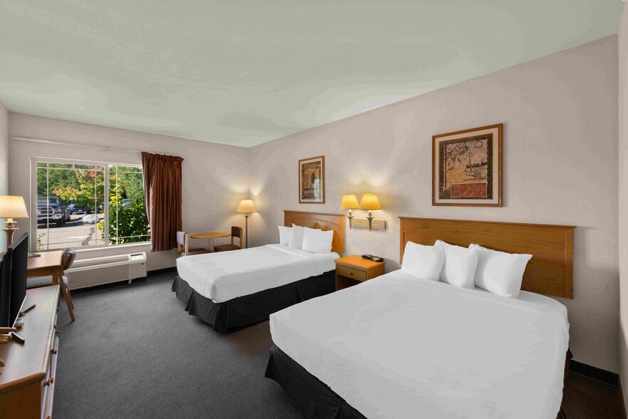 More Photos Of 1738 Comfort Dr, Tomahawk Hotel For Sale