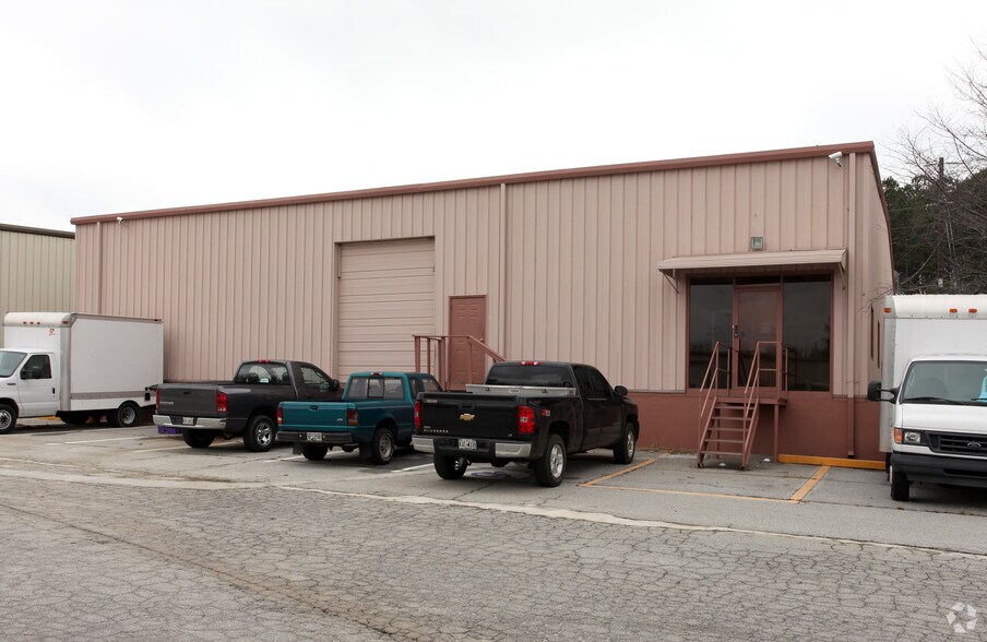 Primary Photo Of 1336 Summit Dr, Conyers Warehouse For Sale