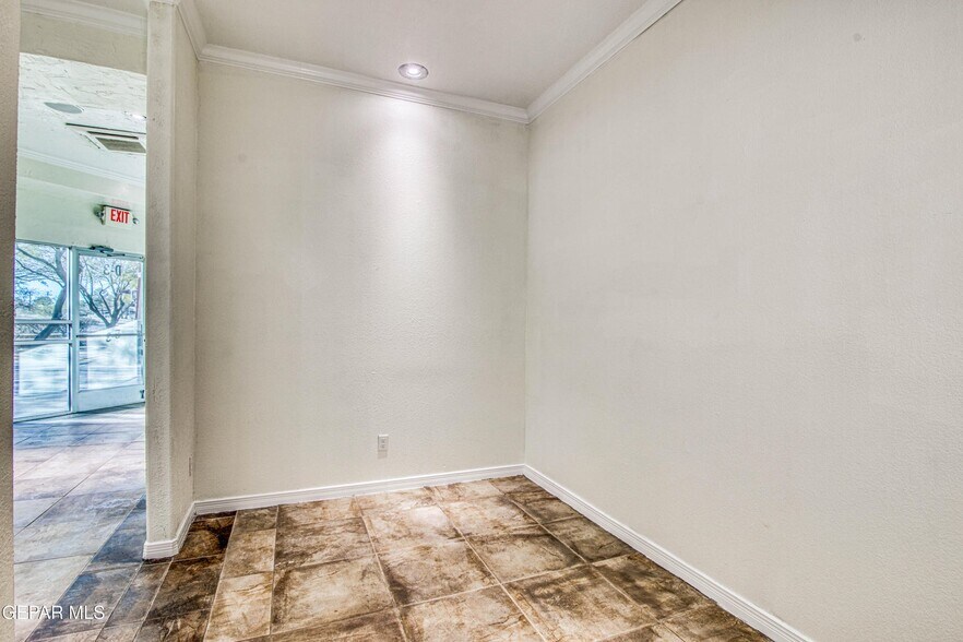 More Photos Of 550 S Mesa Hills Dr, El Paso Medical For Lease