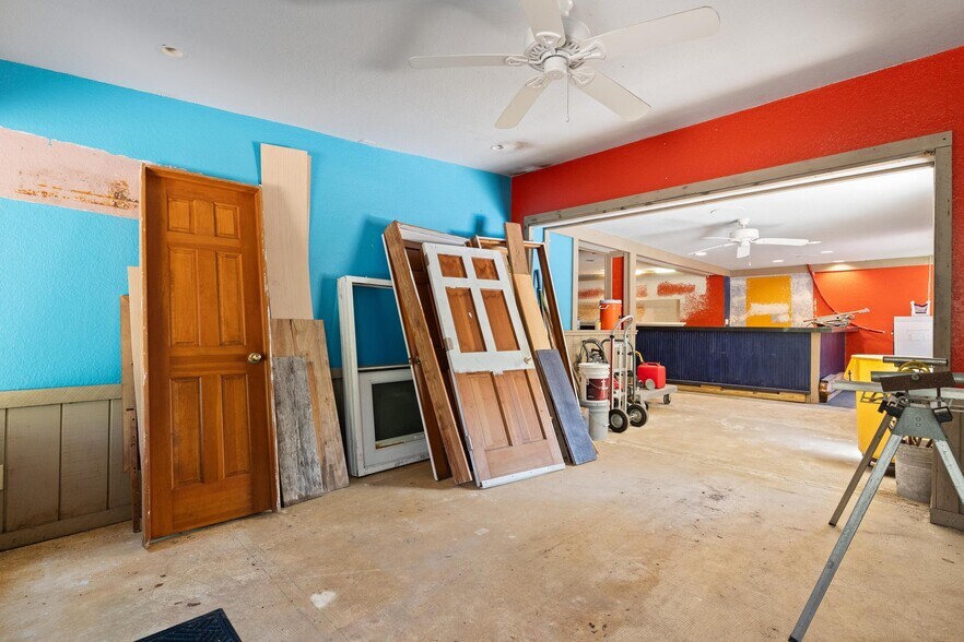 More Photos Of 6024 Cortez Blvd, Weeki Wachee General Retail For Sale