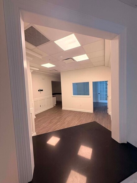 More Photos Of 3320 Thomasville Rd, Tallahassee Bank For Lease