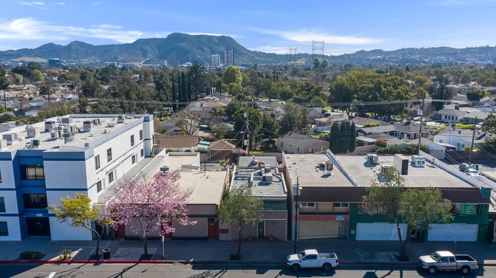 More Photos Of 4110 W Burbank Blvd, Burbank Office Residential For Sale