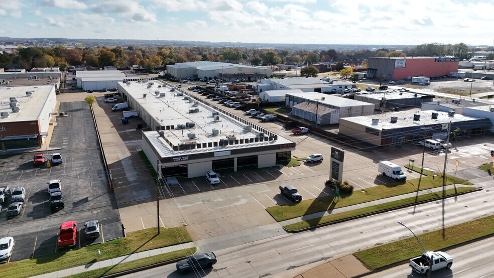Primary Photo Of 4717-4733 S Memorial Dr, Tulsa Showroom For Lease