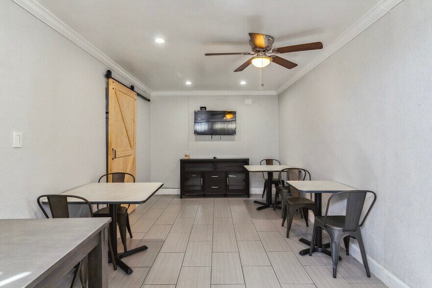 More Photos Of 2127 Inyo St, Fresno Hotel For Sale
