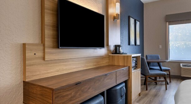 More Photos Of 12101 Challenger Pky, Orlando Hotel For Sale