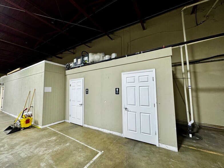 More Photos Of 1131 Shine Ave, Myrtle Beach Warehouse For Lease