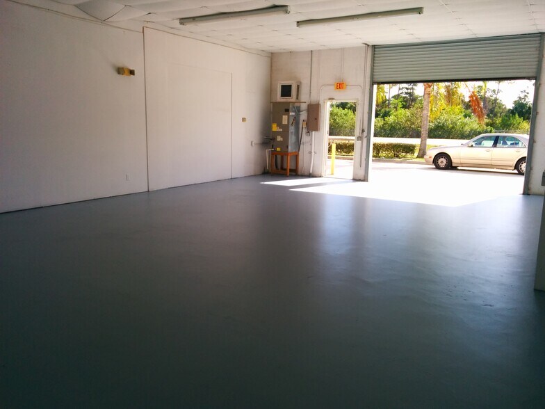 More Photos Of 845 Pop Tilton Pl, Jensen Beach Warehouse For Lease