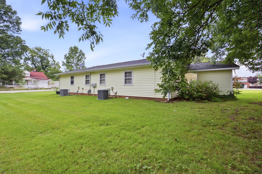More Photos Of 17-19 W Second St, Wendell Specialty For Sale