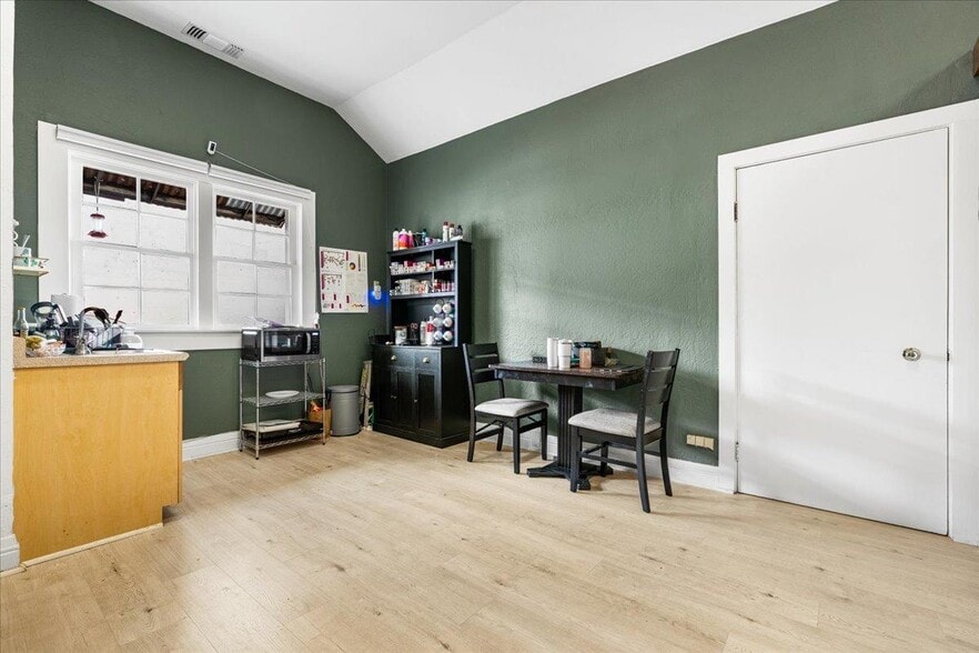 More Photos Of 107 W Main St, Grass Valley Storefront Retail Office For Sale