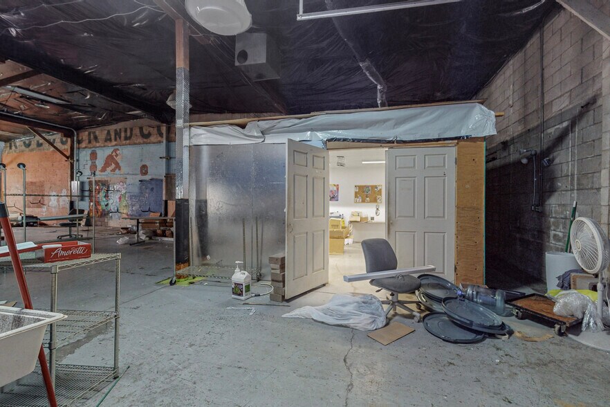 More Photos Of 1823 Commercial St NE, Albuquerque Warehouse For Sale