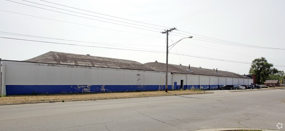 More Photos Of 1110 Windsor Rd, Loves Park Distribution For Sale