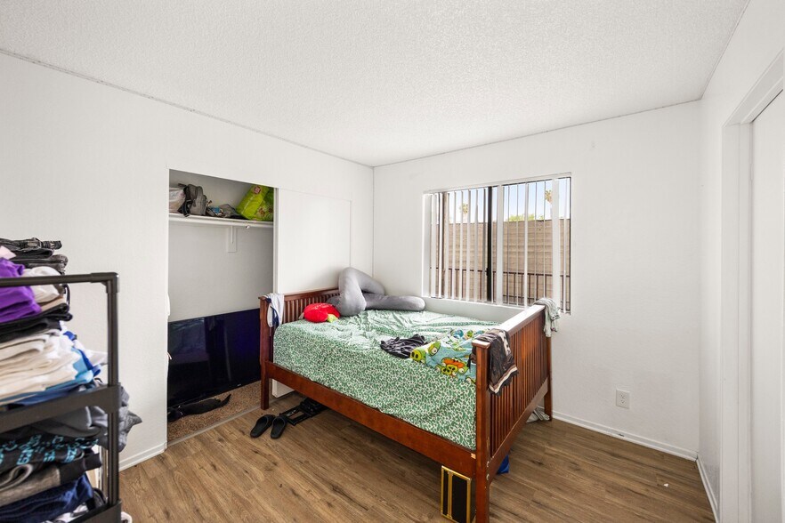 More Photos Of 1776 Temple Ave, Long Beach Apartments For Sale