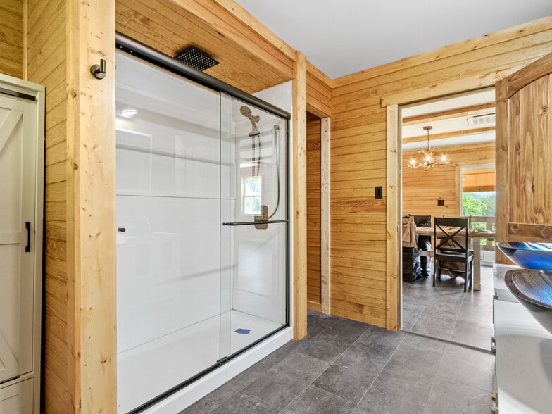 More Photos Of 137 Red Maple Ln, Burnsville Apartments For Sale