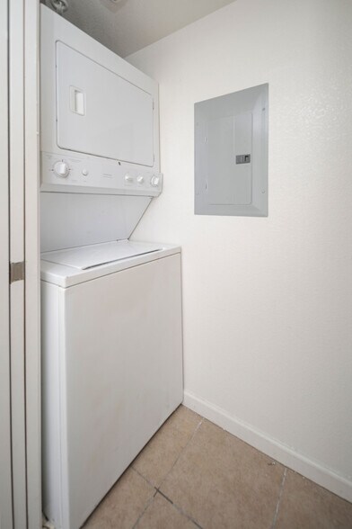 More Photos Of 6220 W Ocotillo Rd, Glendale Apartments For Sale