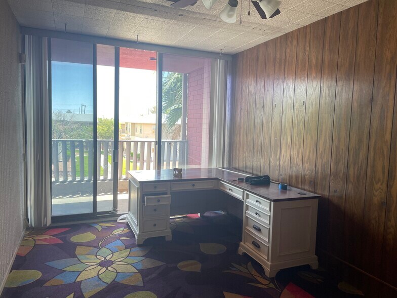More Photos Of 214 S Maryland Pky, Las Vegas Loft Creative Space For Sale