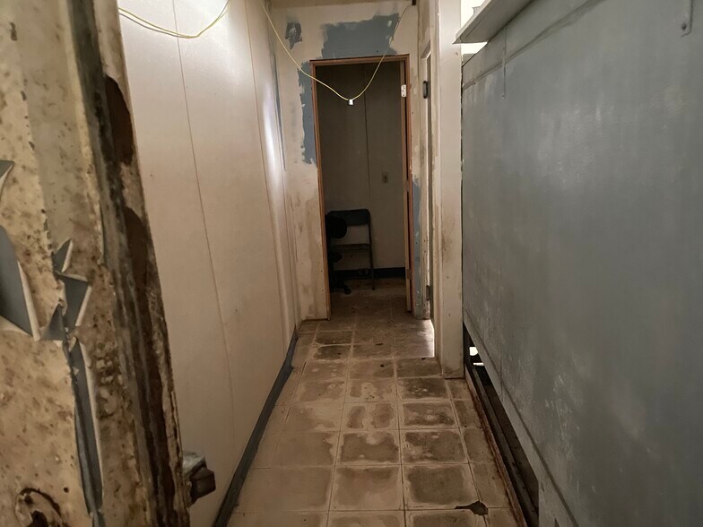 More Photos Of 937 N 1st St, Stephens Restaurant For Sale